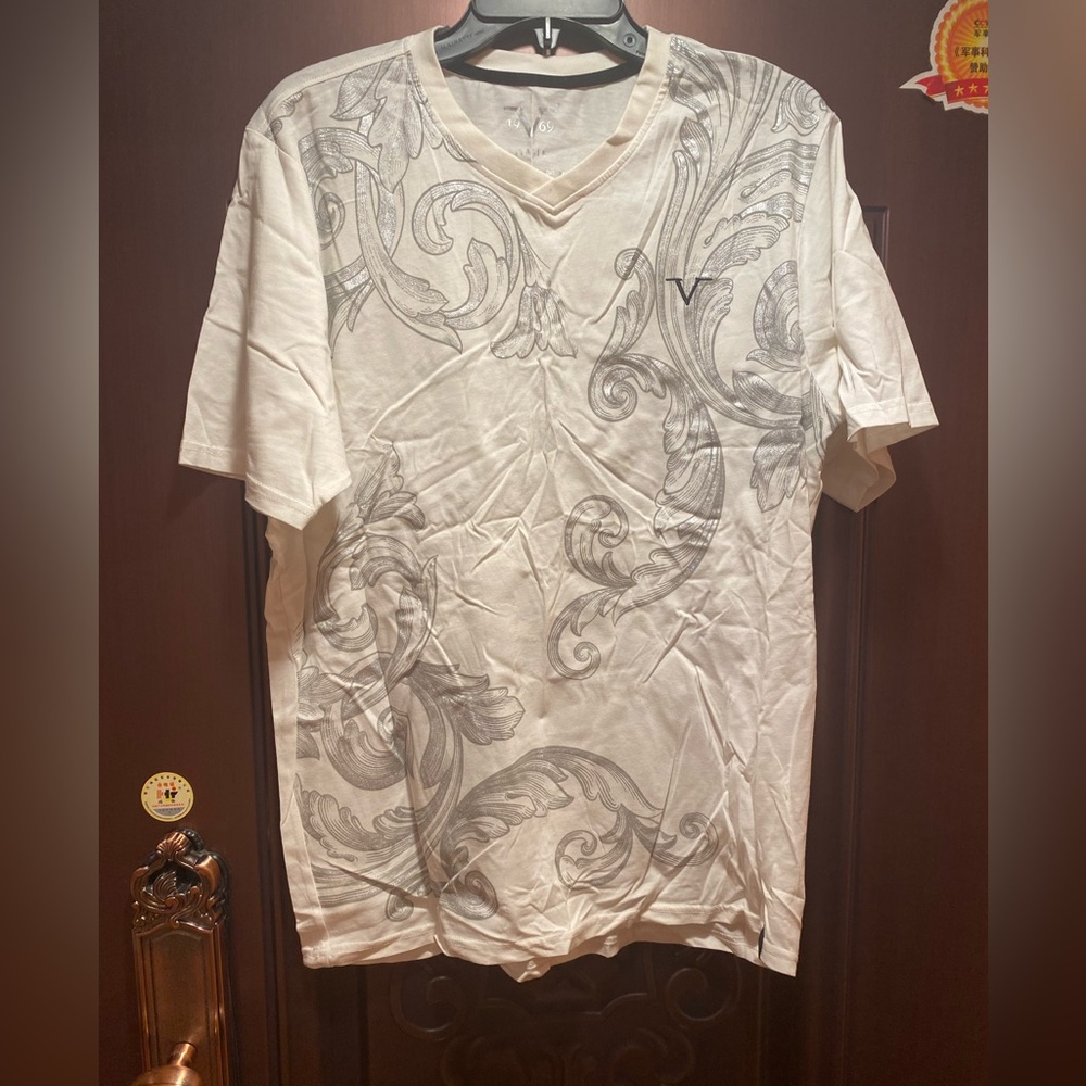 19V69 Italia Men T-shirt, Size-Large, Color-White.